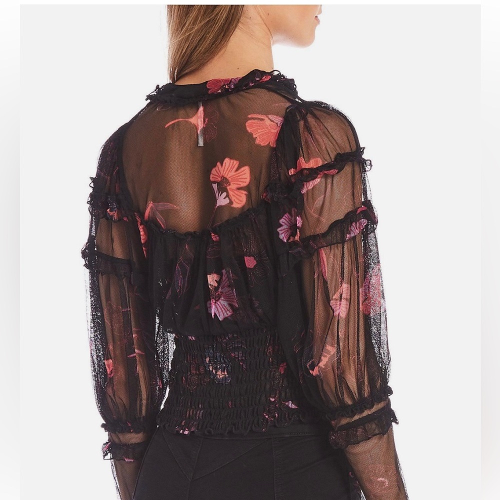 NWT FREE PEOPLE TIME FOR SHINE SMOCKED TOP - Picture 2 of 4